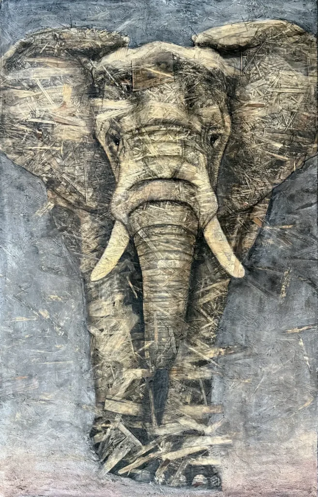 Slika Ustrajnost prikazuje portret slona kako korača kroz nepoznati teren. Izrađena je na OSB ploči kombinacijom akrilnih tekstura i slikanja ugljenom i uljanim bojama. Dostupna je i u obliku reprodukcija