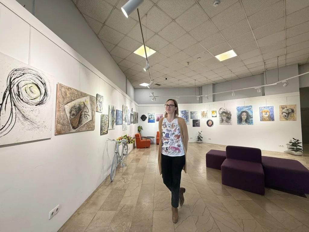 Vida Strasser na izlozbi